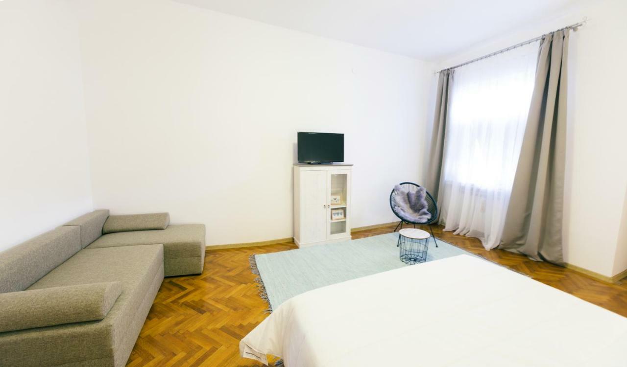 Street View Apartments Sibiu Luaran gambar